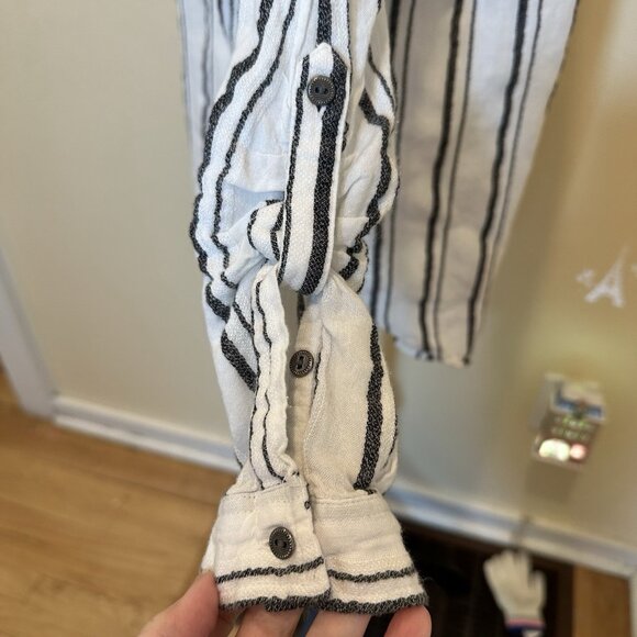 Lucky Brand Top Women’s Large White And Gray Striped Henley 1/4 Button Down - Picture 7 of 14